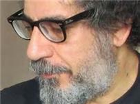 ديناصورٌ وحيدٌ في شرنقةٍ هشة