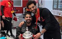 مؤمن زكريا يوضح كواليس احتفاله مع محمد صلاح بعد تتويج ليفربول بكأس الاتحاد الإنجليزي
