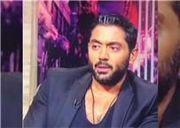 أحمد فلوكس يثير الجدل بتعليقه على هذه الصورة