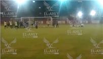 شاهد .. احمد عادل يثير الهلع بسقوطه المفاجئ في تدريبات الأهلي